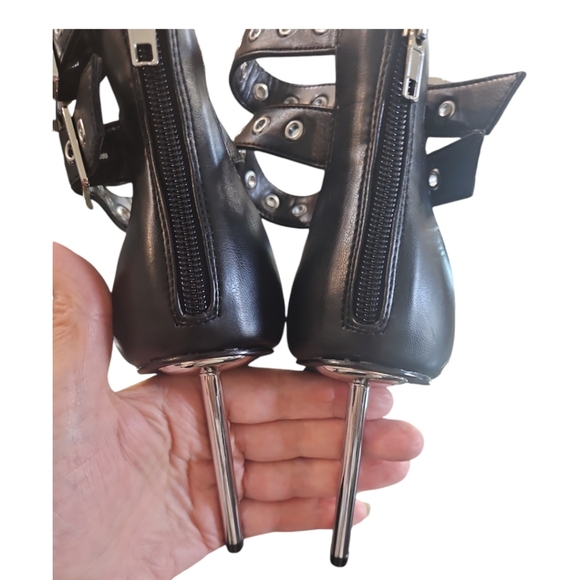 🔥ONLY TODAY🔥Steve Madden Black Shoes Buckle Detail Pointed Toe Stiletto sz 8.5 - Picture 7 of 11